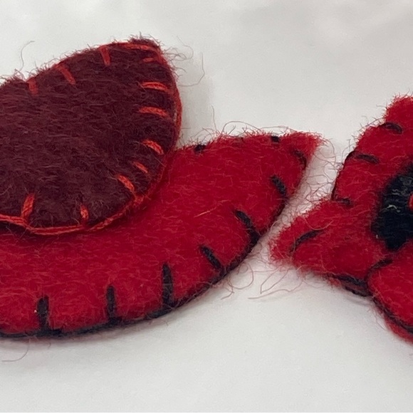 Red Cardinal Birds 100% Wool Felt 10 (2) Packs Embellishments Needle Felting - Picture 4 of 15